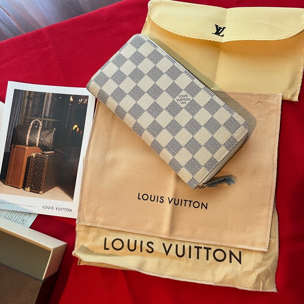 Louis Vuitton Checkered Wallet NEW